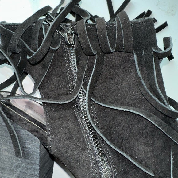 Aldo Peep-Toe Cut-Out Suede Fringe Tan Heels Sz 9 1/2 - Picture 7 of 10